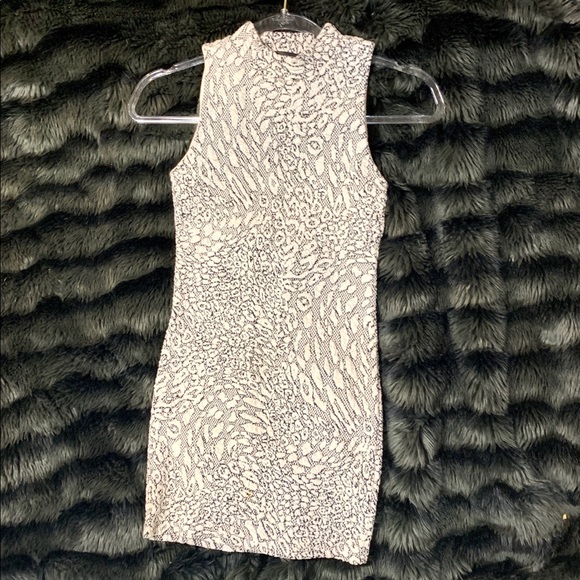 TOPSHOP PETITE Animal Print Jacquard Bodycon Dress - Picture 3 of 6
